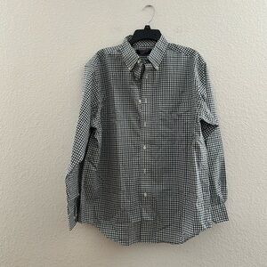 Roundtree & Yorke Men’s Green, Navy, and White Gingham Button-Down Shirt